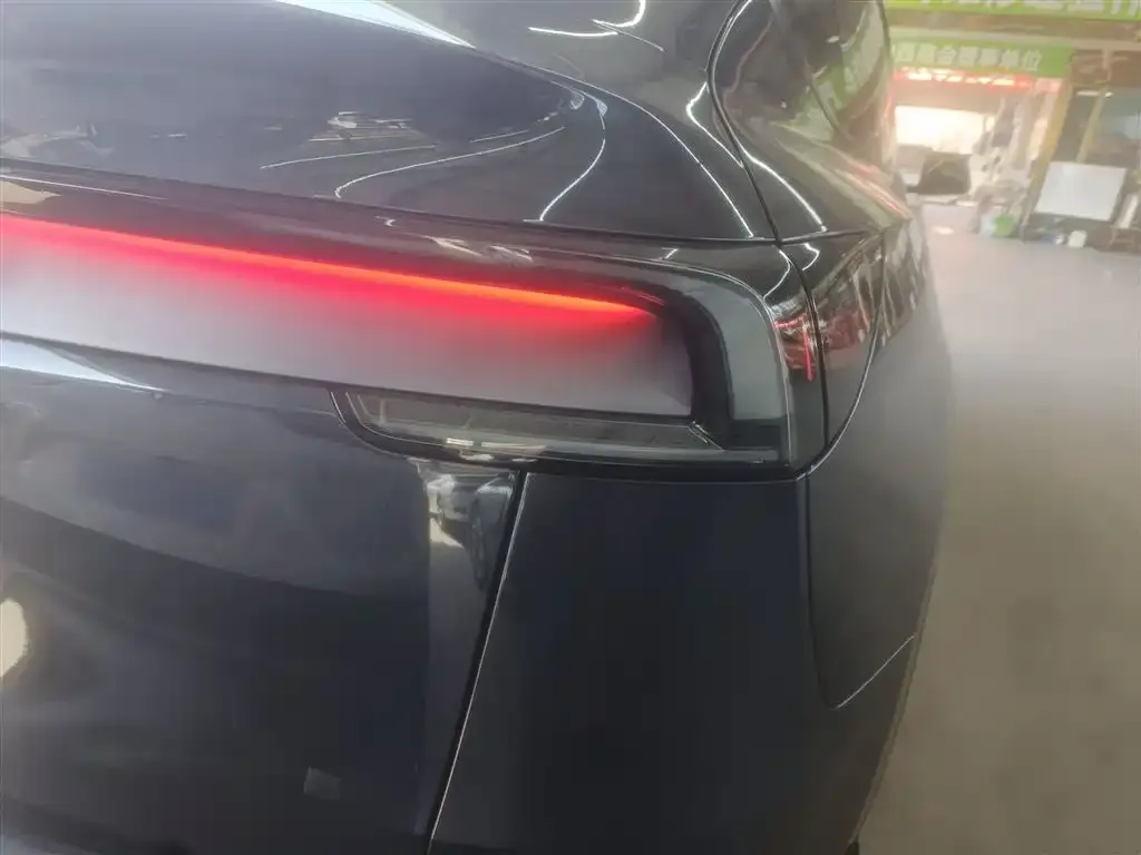 Tesla Model Y 2025 из CN, фото 6