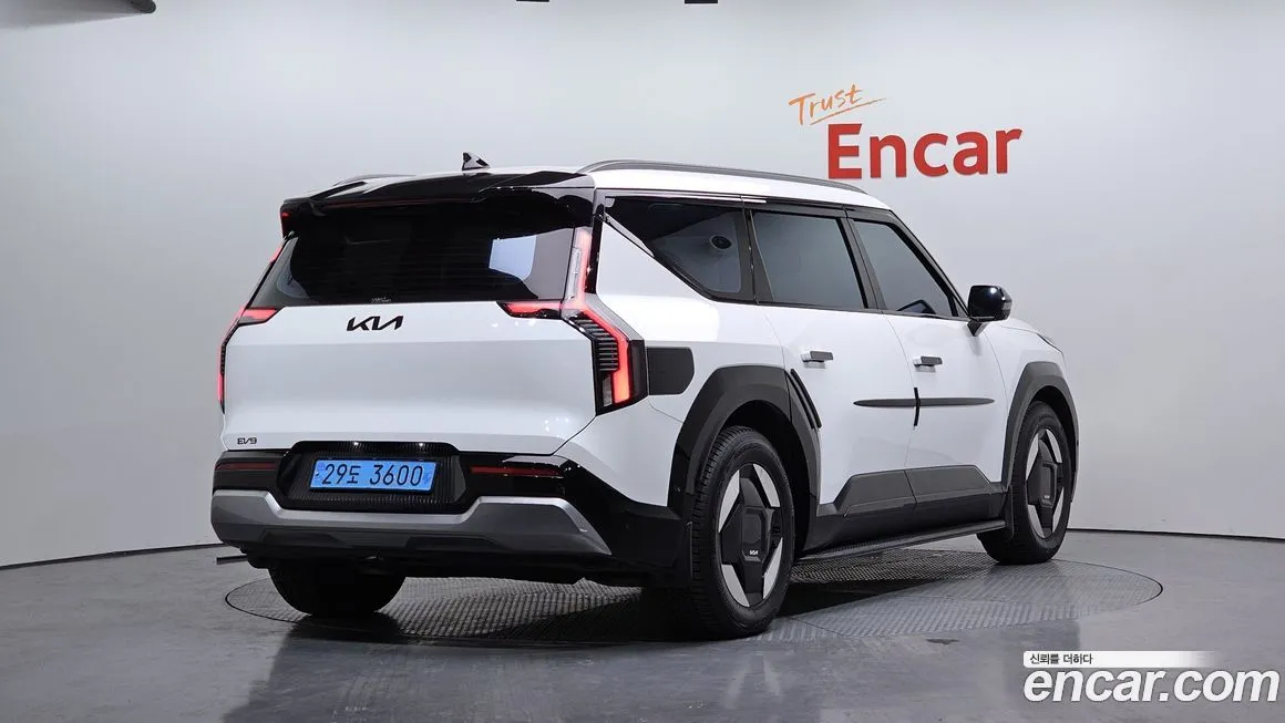 Kia EV9 2024 из KR, фото 3