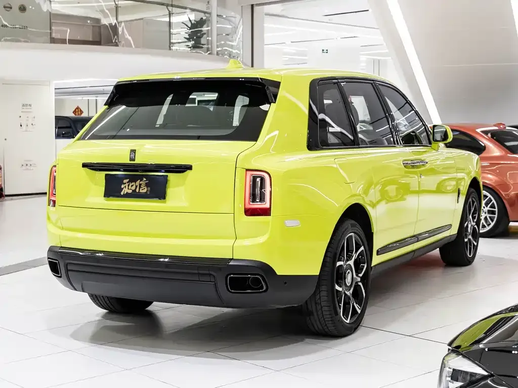 Rolls-Royce Cullinan — фото 10