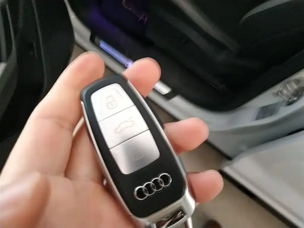 Audi Q3 2023 из CN, фото 9
