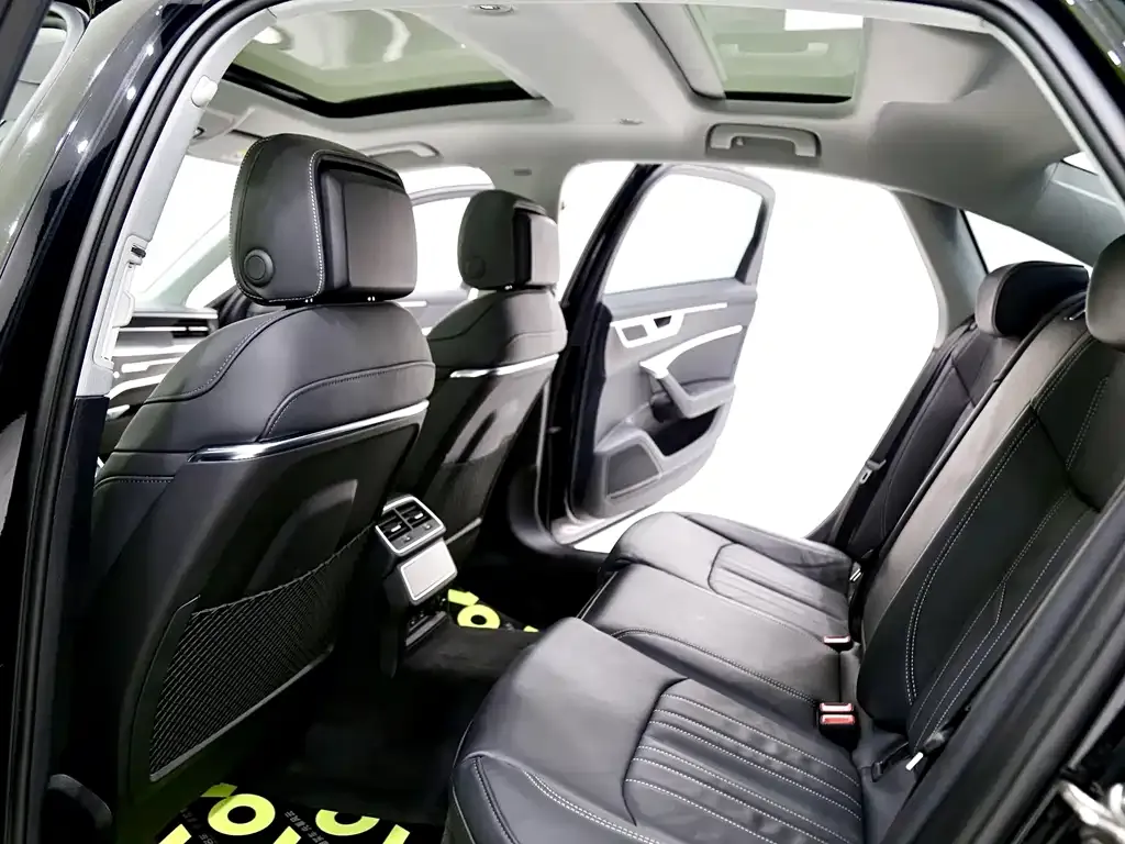 Audi A6L 2023 из CN, фото 4