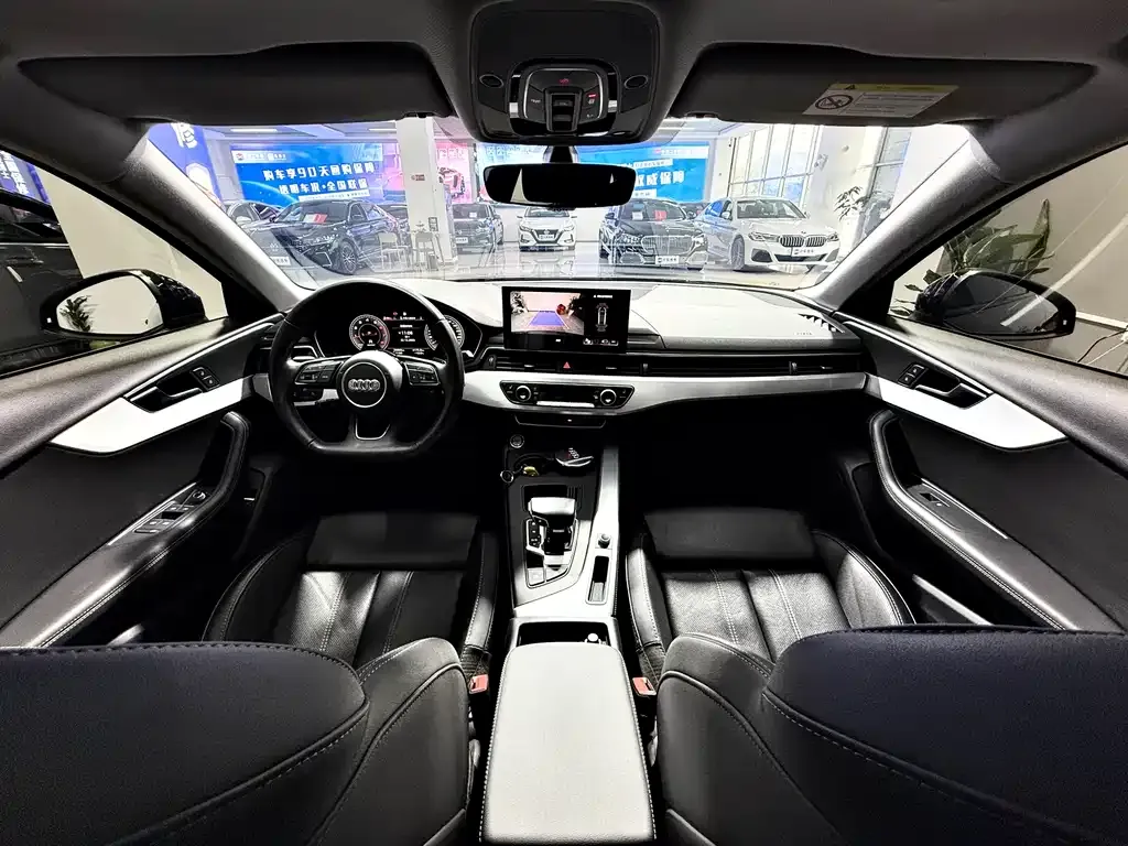 Audi A4L 2022 из CN, фото 6