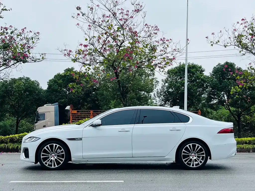 Jaguar XFL 2023 из CN, фото 10