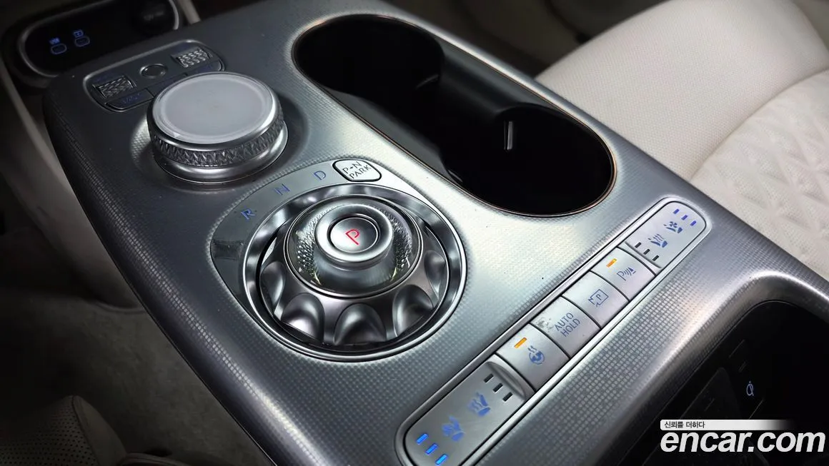 Genesis GV60 — фото 10