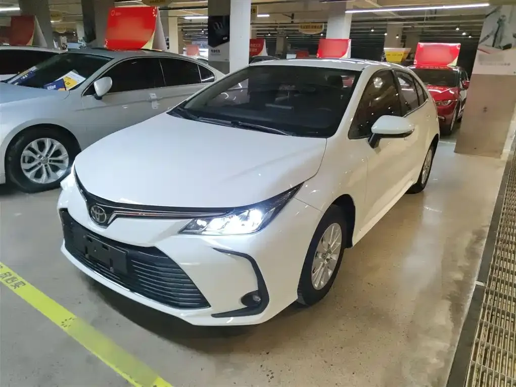 Toyota Corolla — фото 1