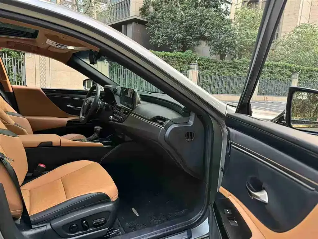 Lexus ES 2024 из CN, фото 2