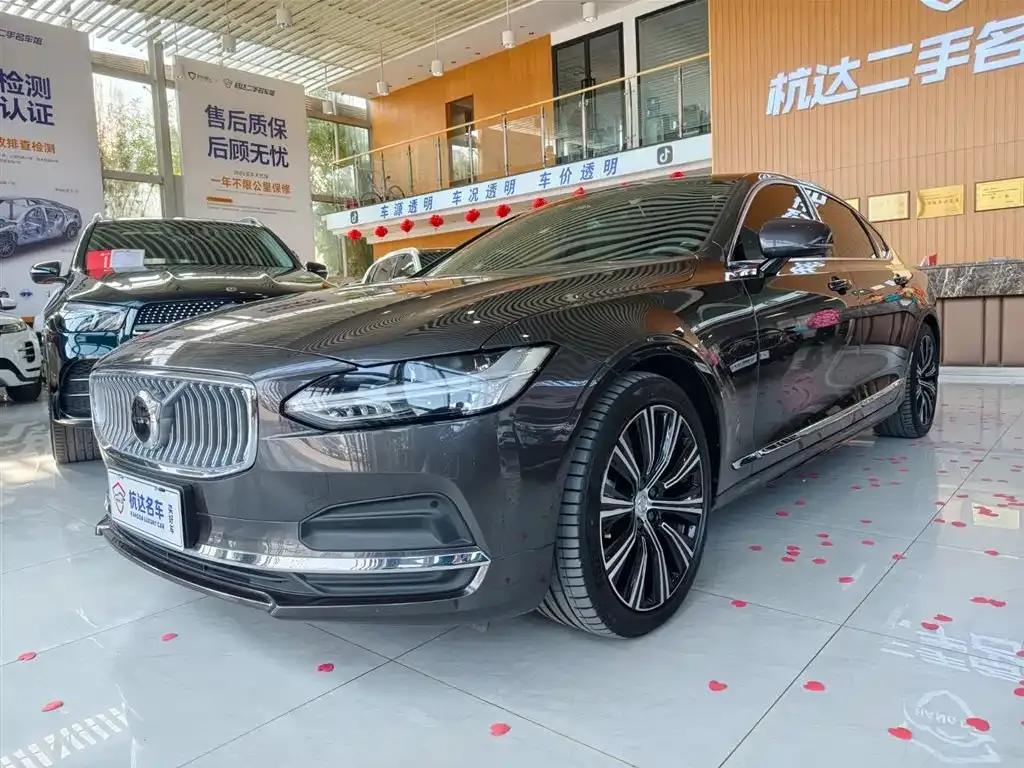 Volvo S90 2024 из CN, фото 1