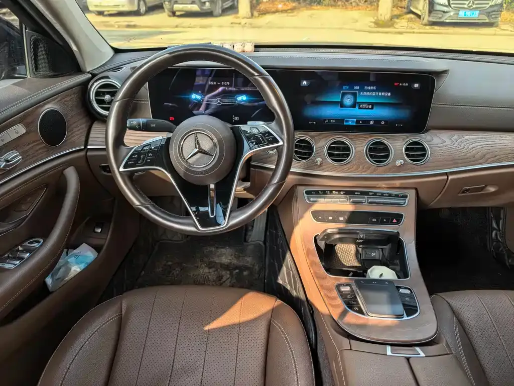 Mercedes-Benz E-Class — фото 10