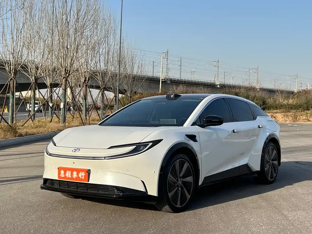 Toyota bZ5 2025 из CN, фото 1
