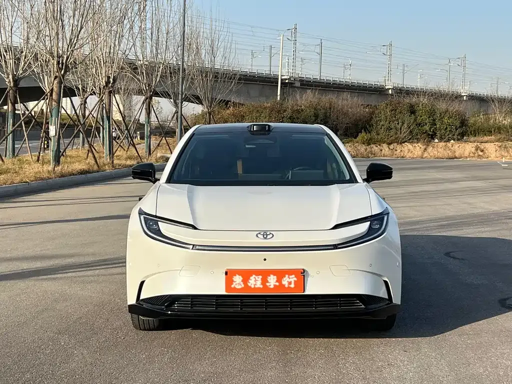 Toyota bZ5 2025 из CN, фото 2
