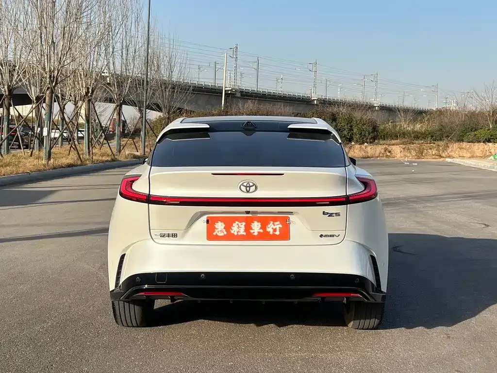 Toyota bZ5 2025 из CN, фото 4