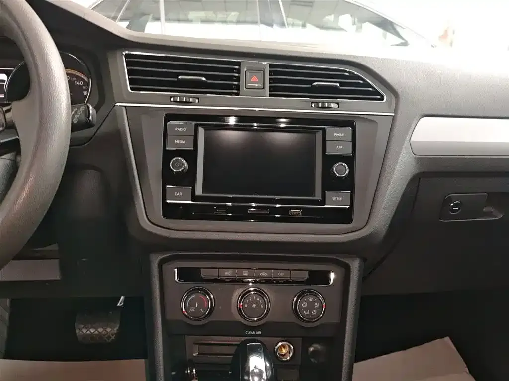Volkswagen Tiguan L 2021 из CN, фото 4
