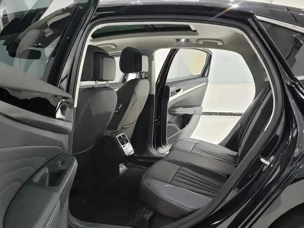 Volkswagen Passat 2024 из CN, фото 9