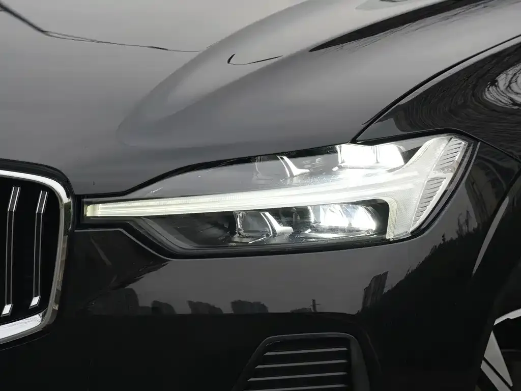 Volvo XC60 2022 из CN, фото 2