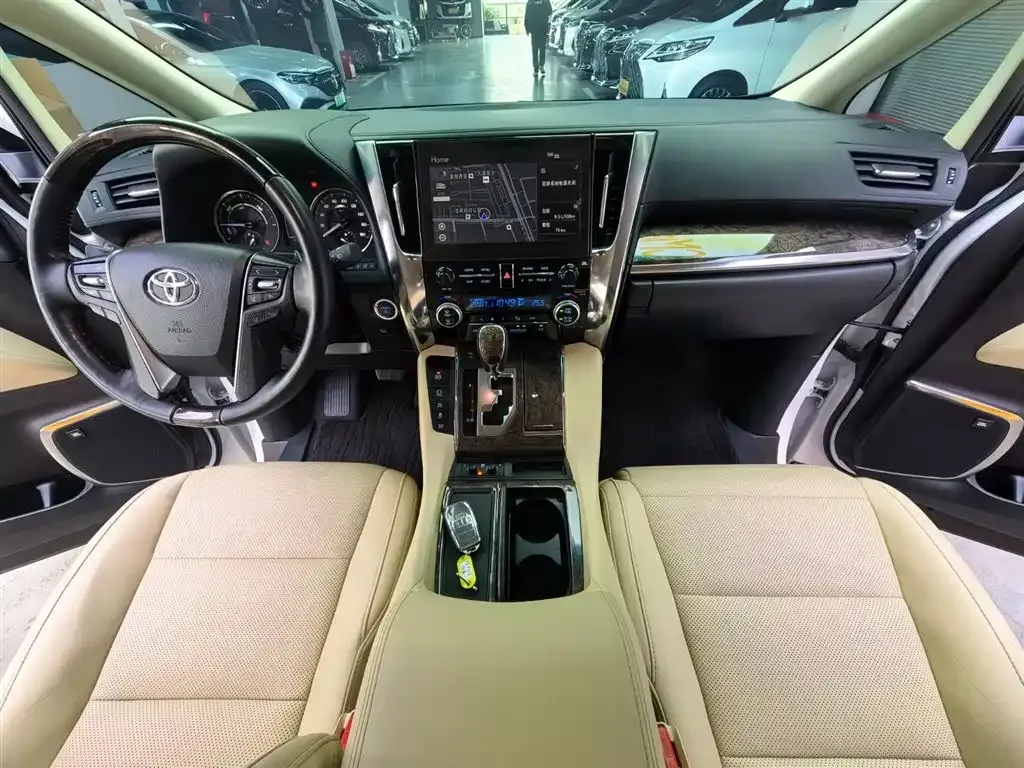 Toyota Alphard 2023 из CN, фото 8