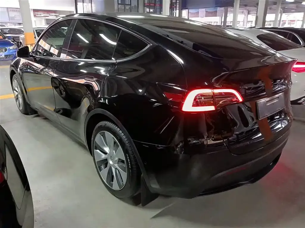Tesla Model Y 2023 из CN, фото 5