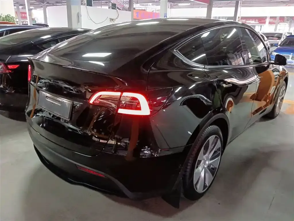Tesla Model Y 2023 из CN, фото 7