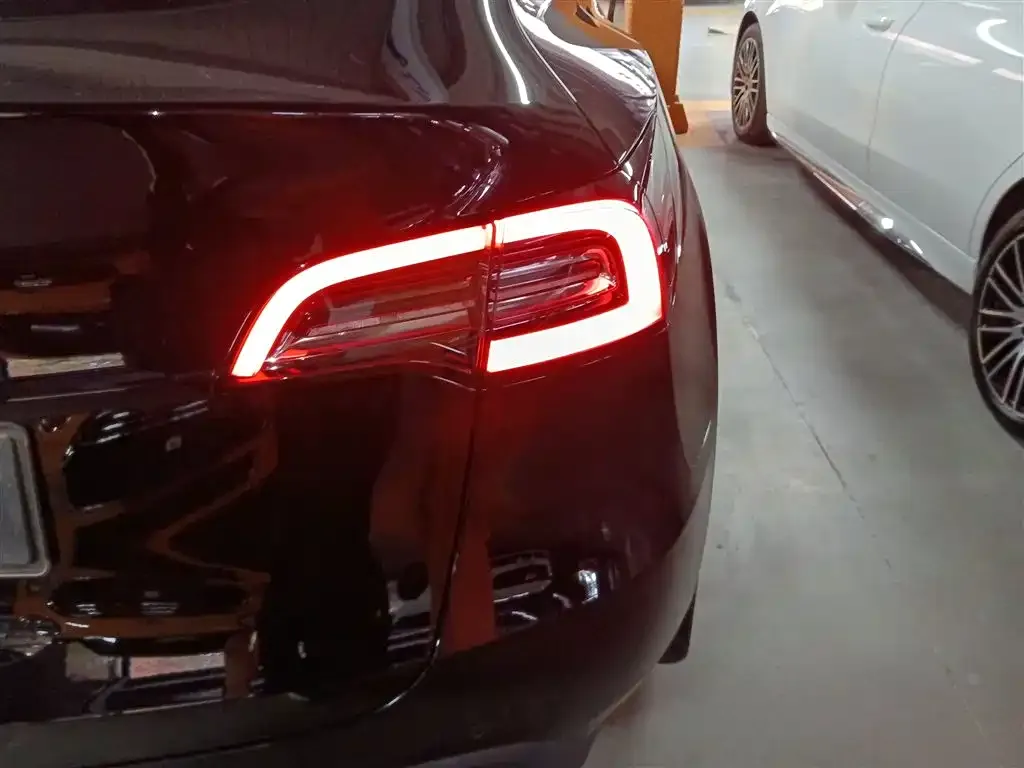 Tesla Model Y 2023 из CN, фото 8