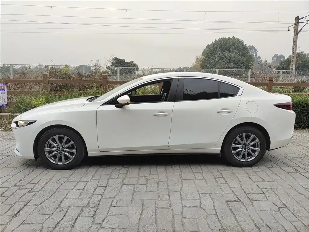 Mazda 3 Axela 2022 из CN, фото 3