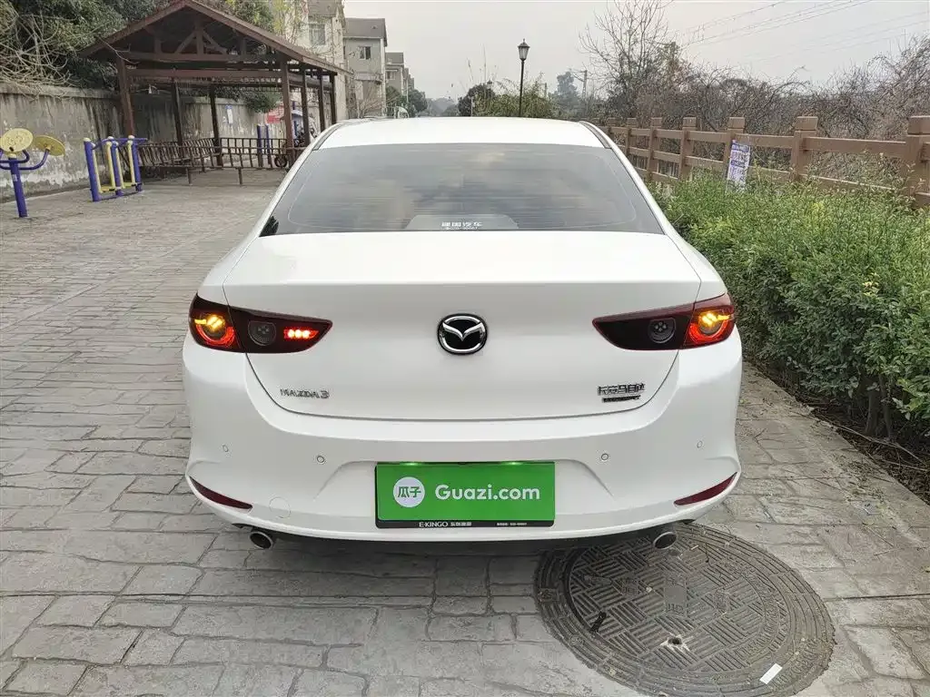 Mazda 3 Axela 2022 из CN, фото 2