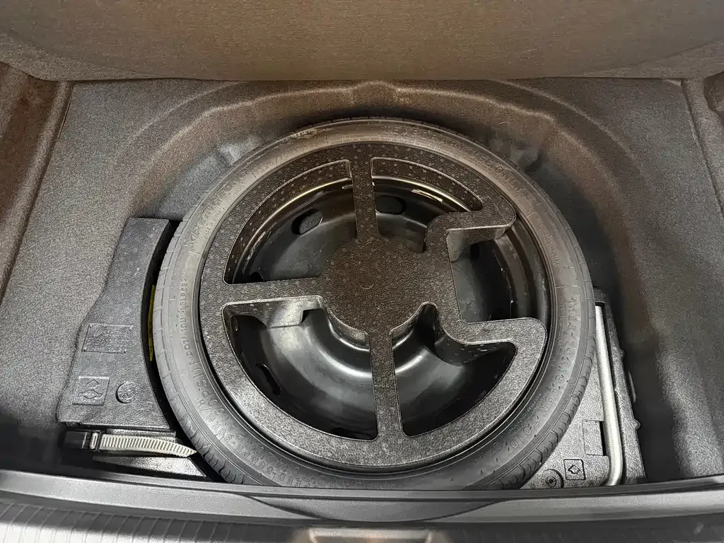 Volkswagen Golf 2022 из CN, фото 10