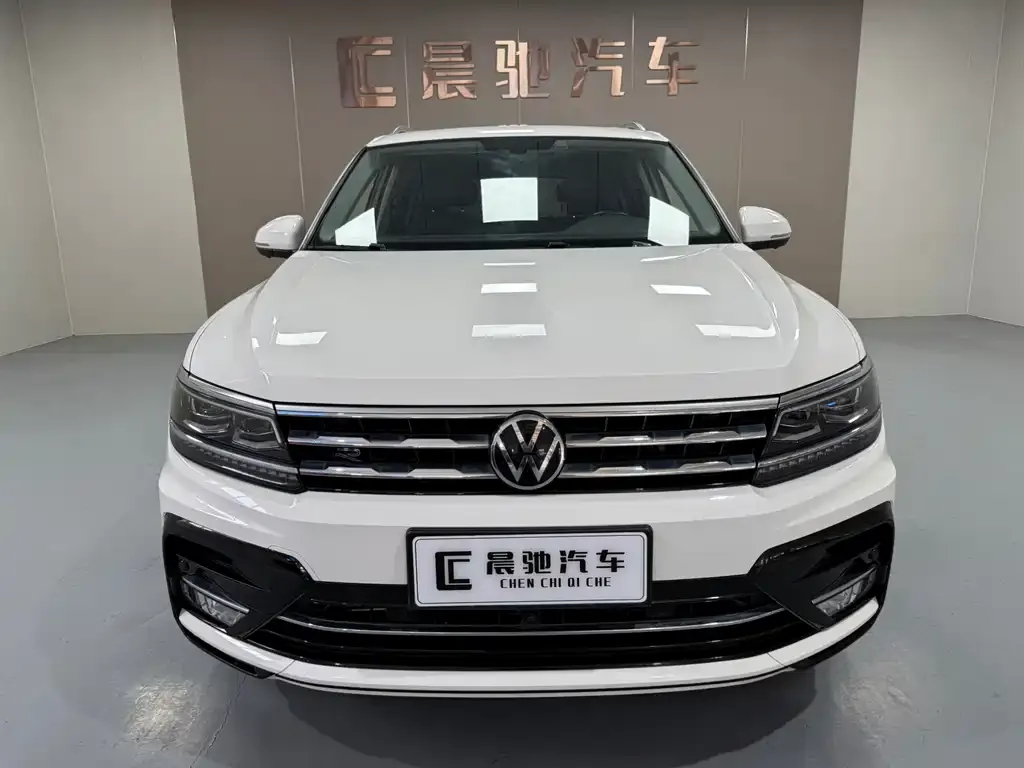 Volkswagen Tiguan L — фото 5