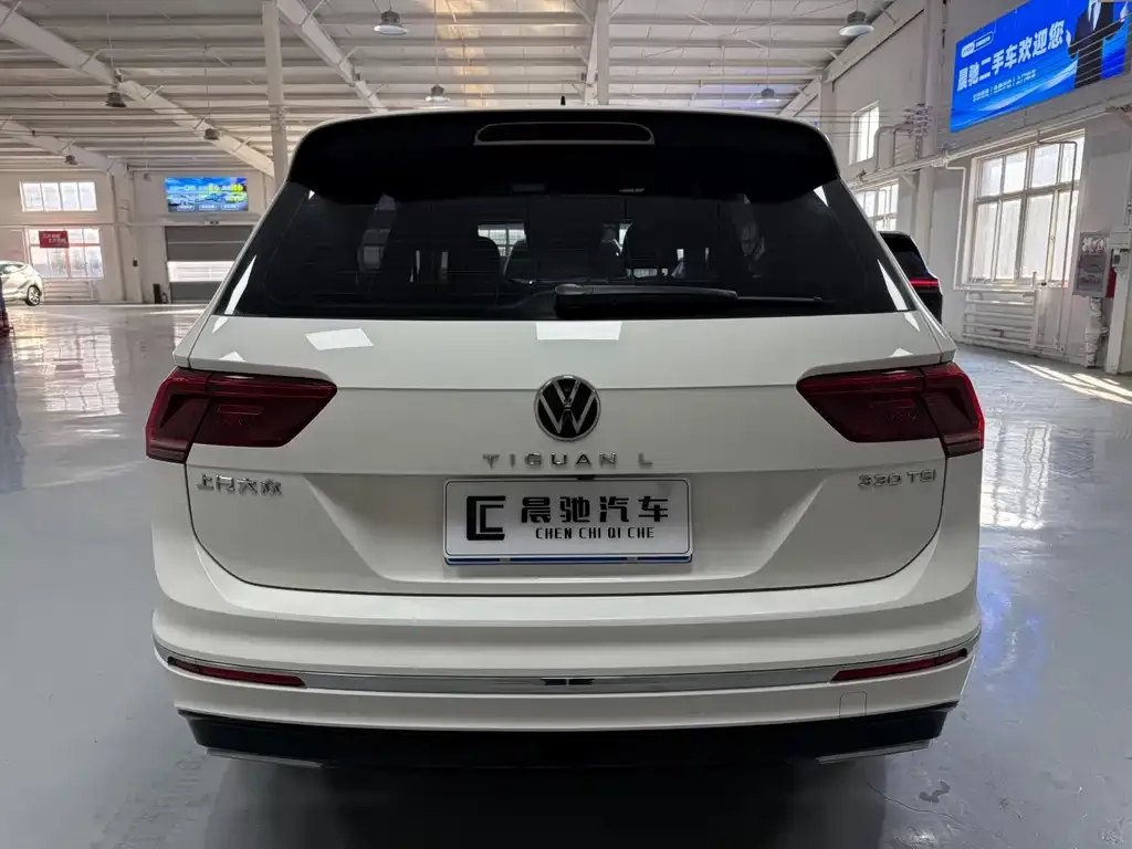 Volkswagen Tiguan L — фото 6