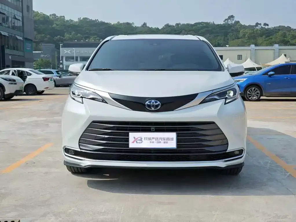 Toyota Sienna 2024 из CN, фото 9