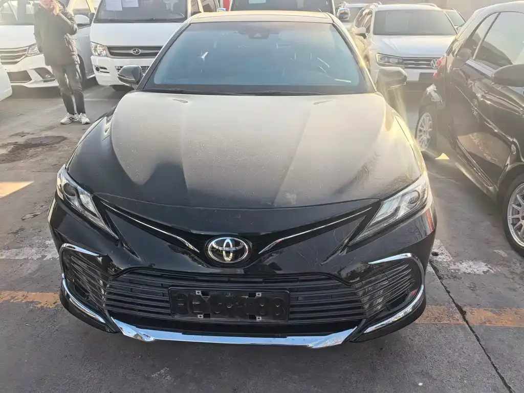 Toyota Camry — фото 7