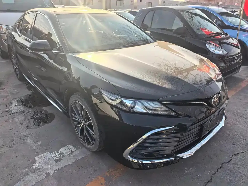 Toyota Camry — фото 3