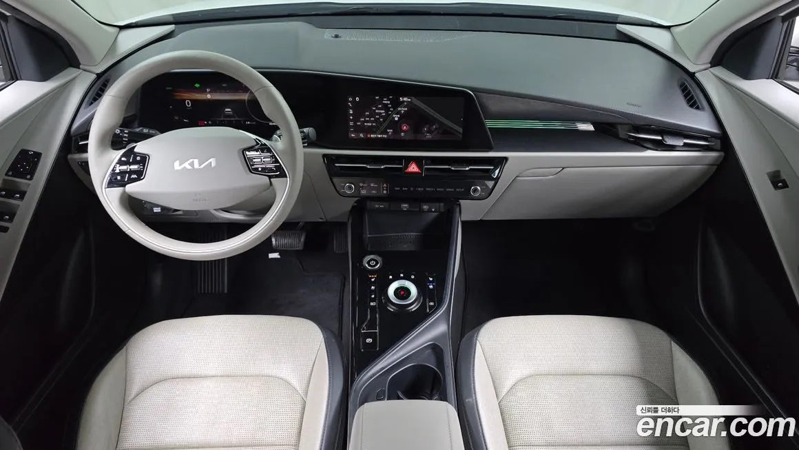 Kia Niro — фото 10