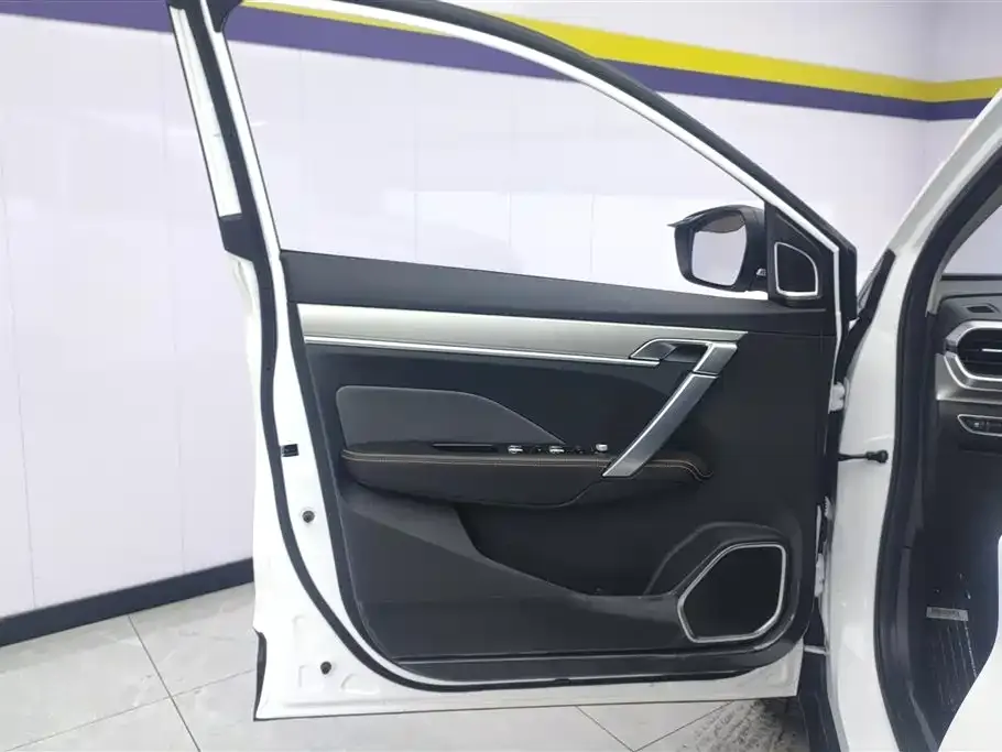 Geely Binyue 2025 из CN, фото 2