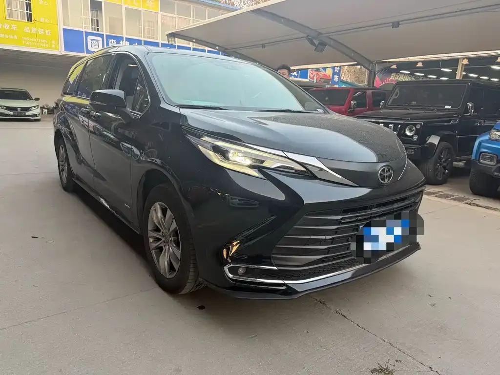 Toyota Sienna 2024 из CN, фото 1