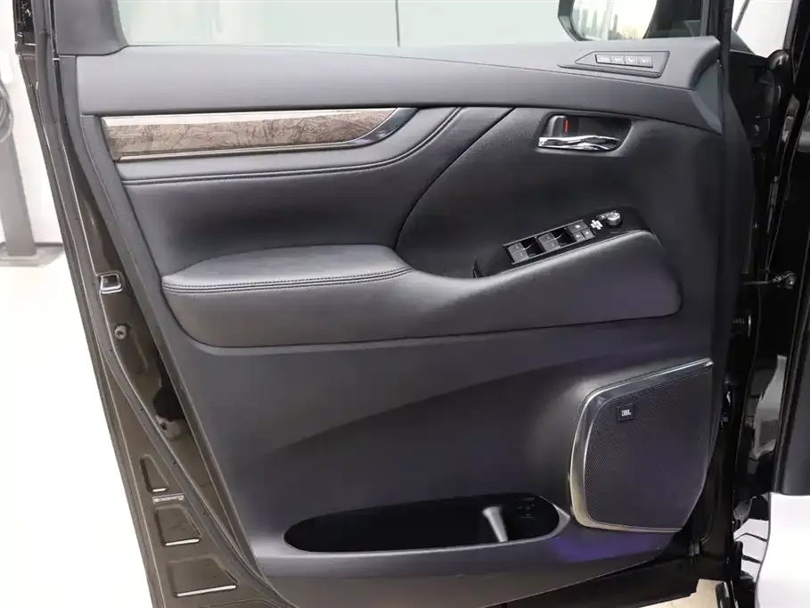 Toyota Alphard 2022 из CN, фото 9