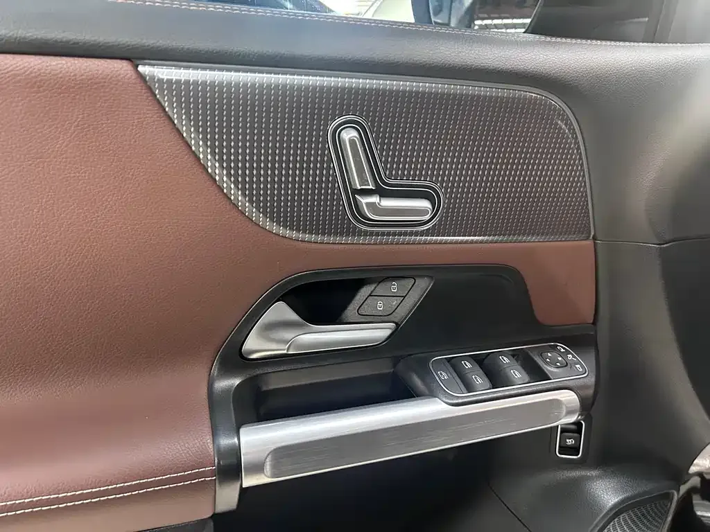 Mercedes-Benz GLB 2023 из CN, фото 4