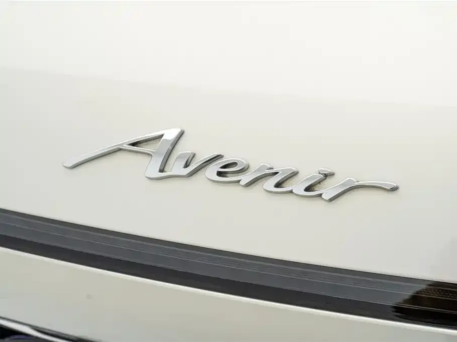 Buick GL8 Hybrid — фото 2