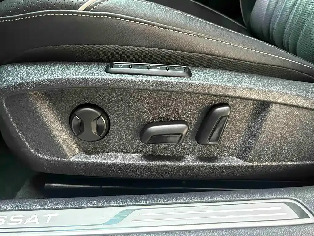 Volkswagen Passat — фото 10