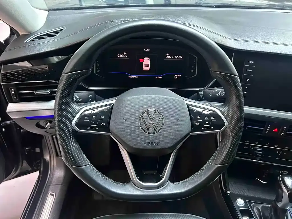 Volkswagen Passat — фото 9