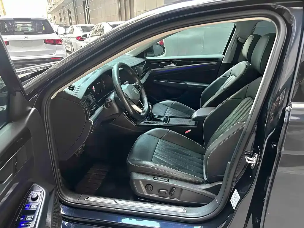 Volkswagen Passat — фото 7