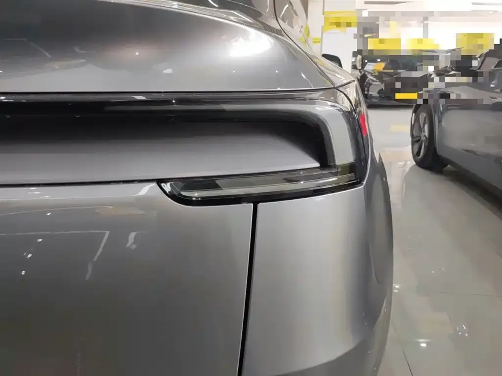 Tesla Model Y 2025 из CN, фото 5