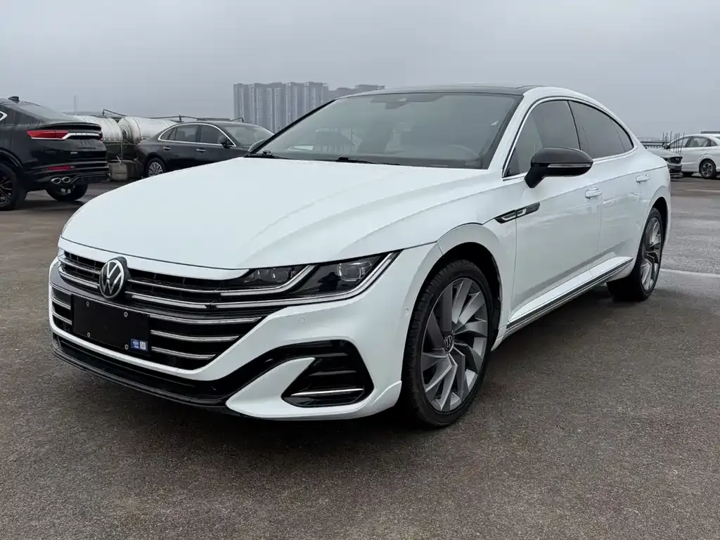 Volkswagen CC 2023 из CN, фото 1