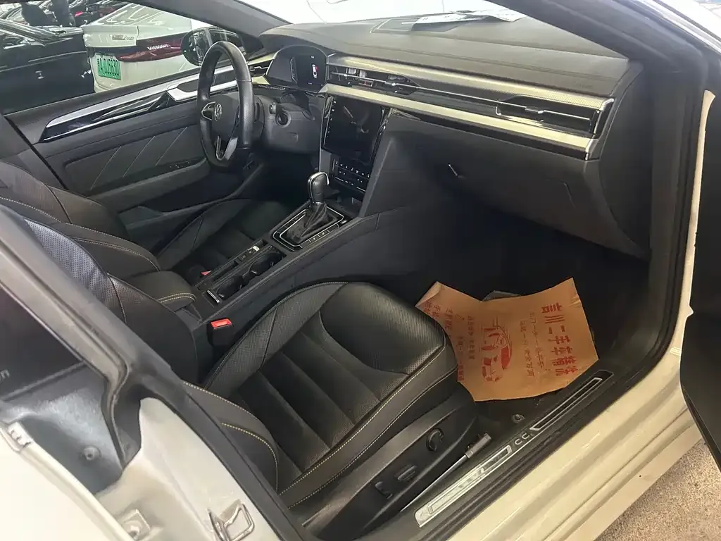 Volkswagen CC 2023 из CN, фото 9