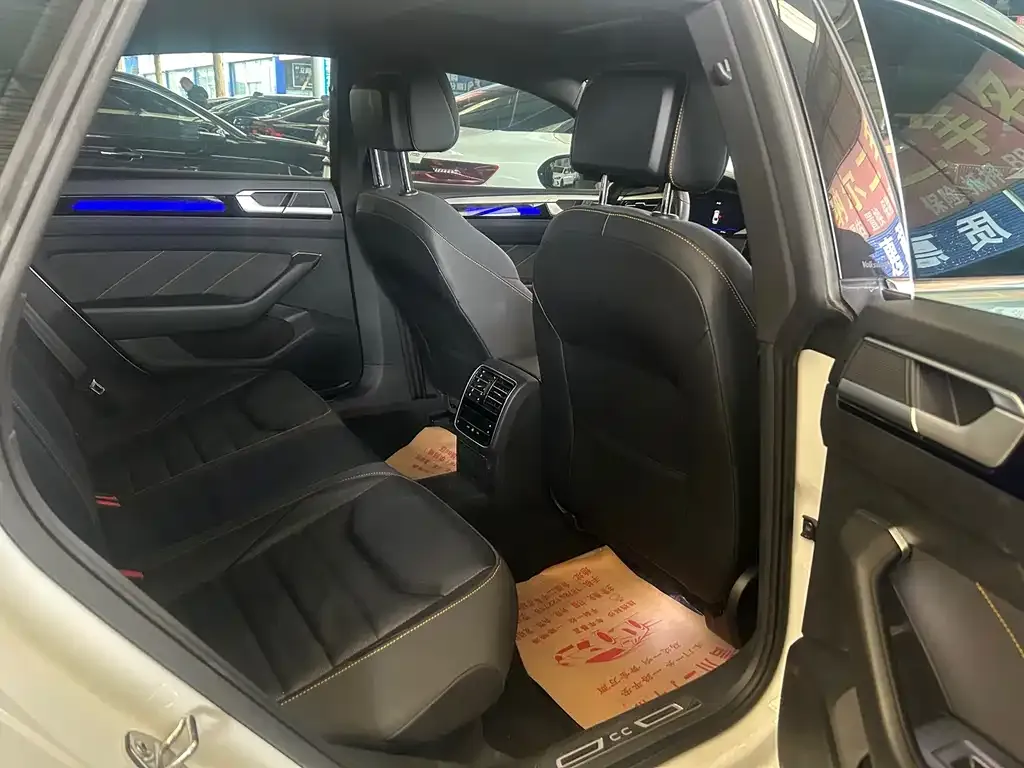 Volkswagen CC 2023 из CN, фото 7