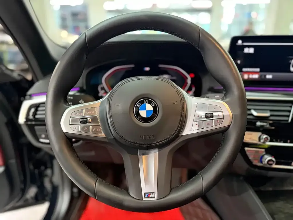 BMW 5 Series 2023 из CN, фото 2