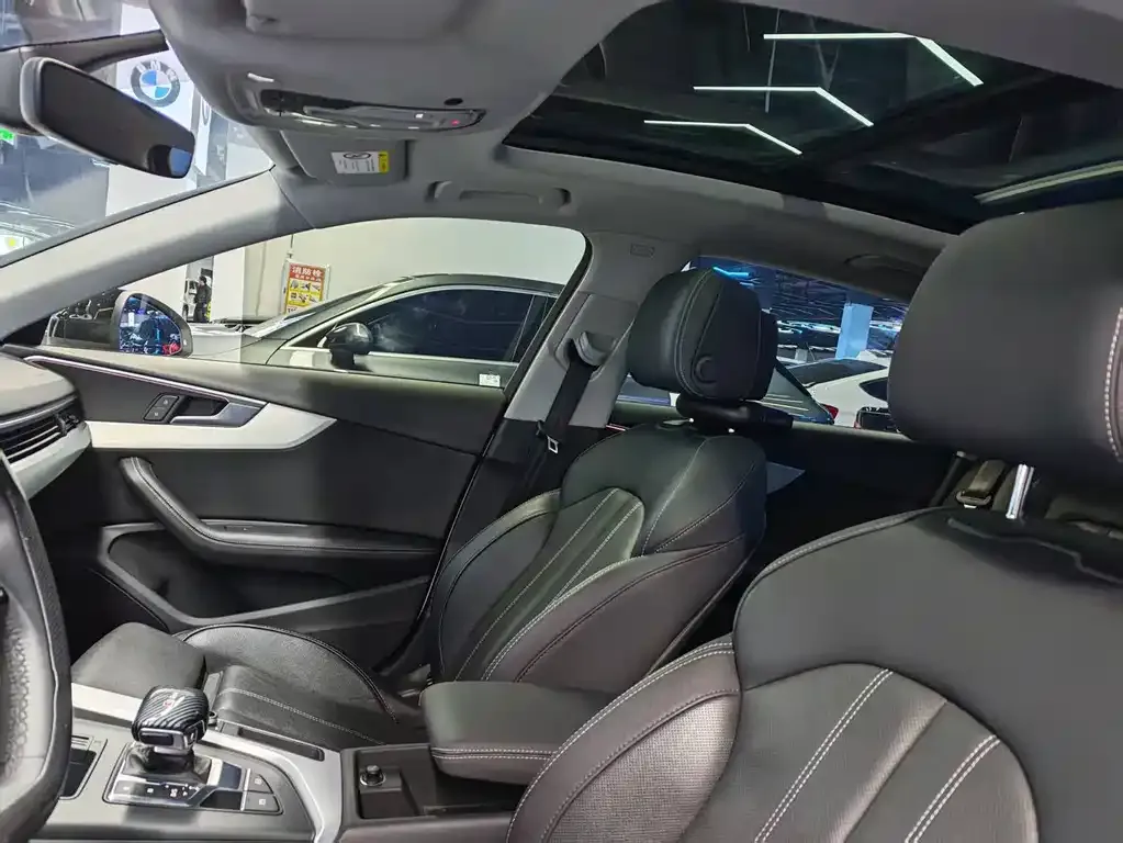 Audi A4L 2022 из CN, фото 8
