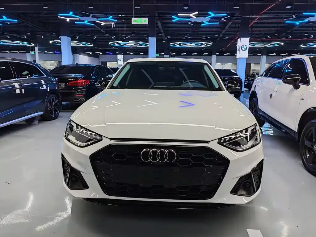 Audi A4L 2022 из CN, фото 4
