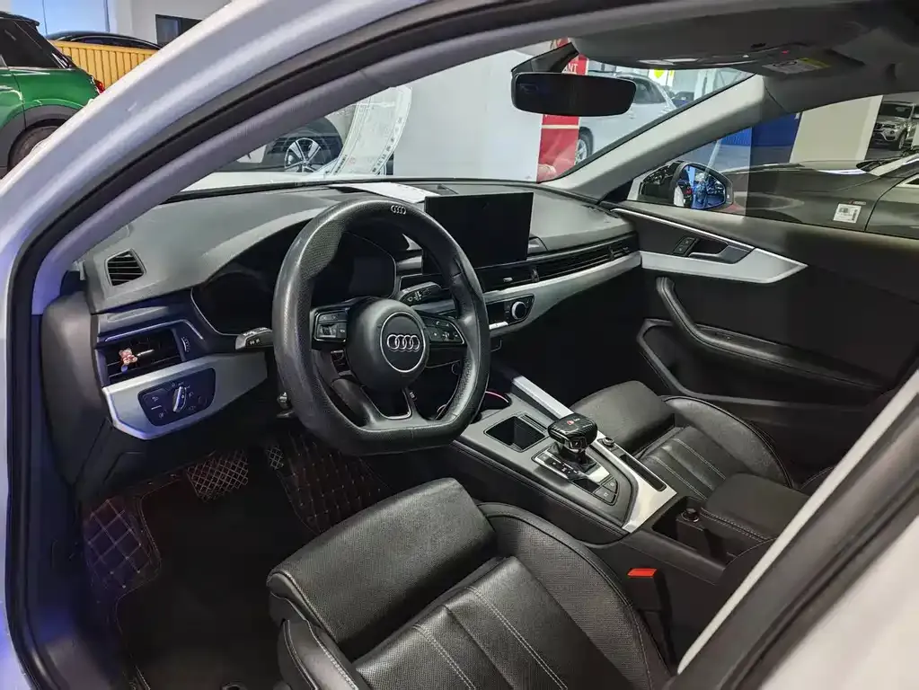 Audi A4L 2022 из CN, фото 5