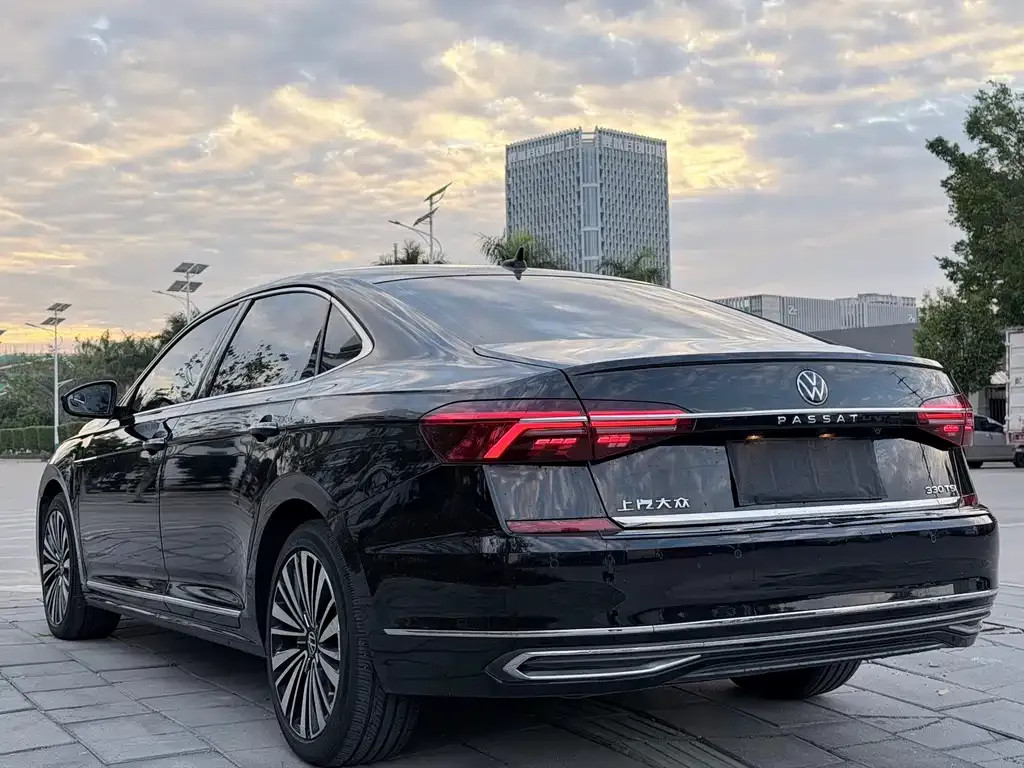 Volkswagen Passat — фото 7