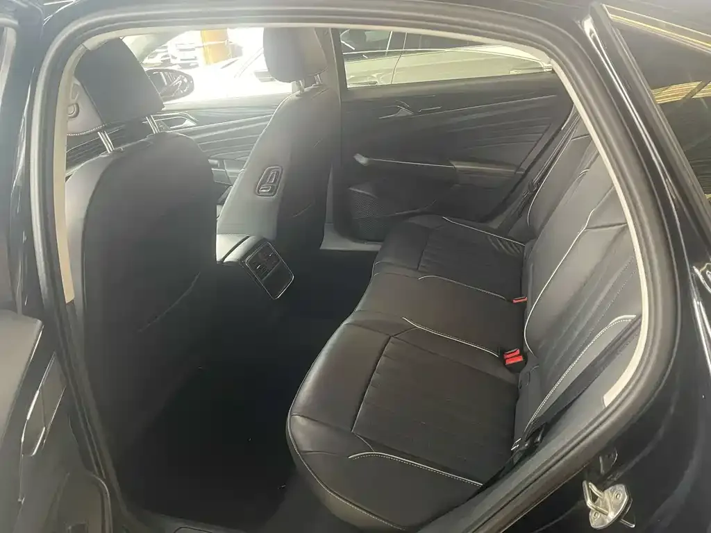 Volkswagen Passat — фото 2
