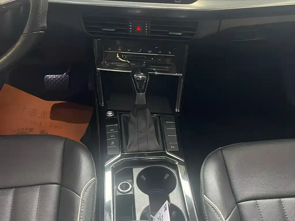 Volkswagen Passat — фото 8